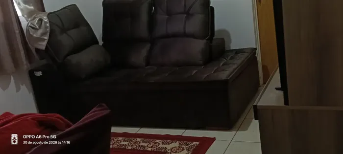 Vendo metade de um sofá retrátil reclinável novinho nunca usado 1.500