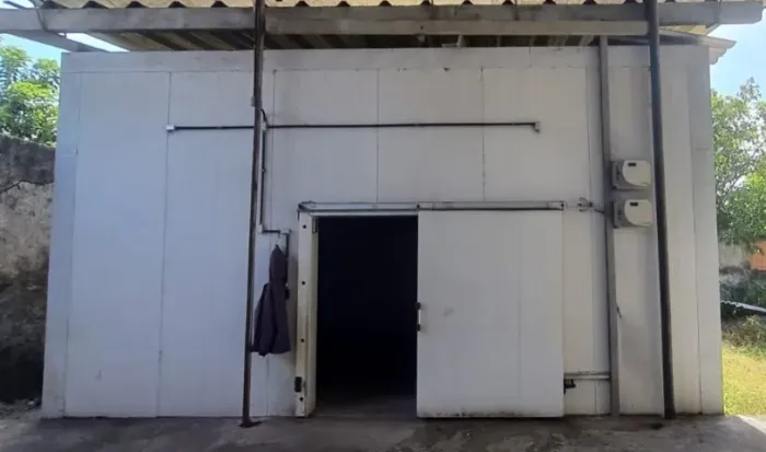 Câmara Fria Completa 156m³ (6,5m x 6m x 4m) - Excelente Estado