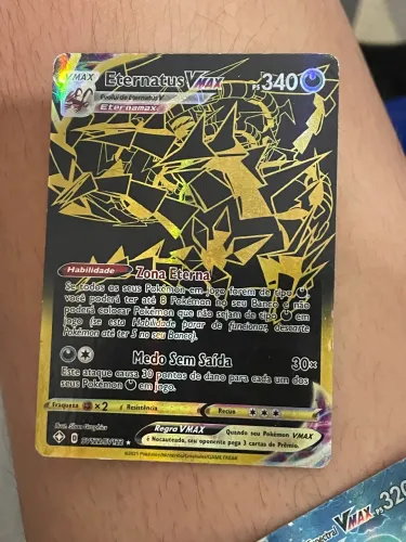 Eternatus VMAX (SV122/SV122) da coleção Destinos Brilhantes (Shining Fates) do Pokémon TCG