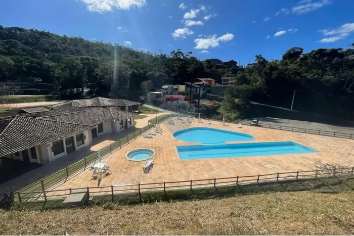 Terreno dos Sonhos em Vargem Grande, desfrute da vista para a Mulher de Pedra