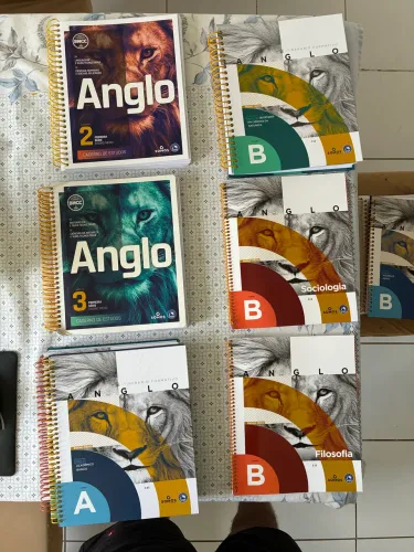 Livros ANGLO - grupo SOMOS - 1a série do Ensino Médio