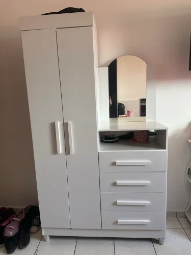 Guarda roupa com penteadeira