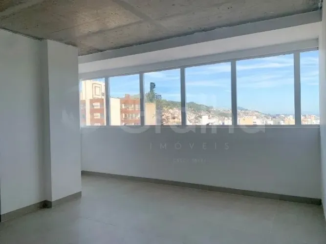 Sala comercial no Centro Médico e Empresarial Vitor Konder com 2 vagas