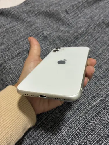 iPhone 11 Branco - 64 GB
