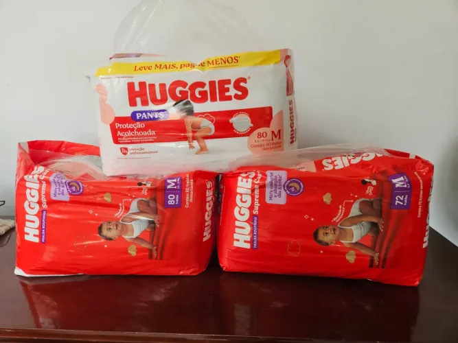 FRALDA PANTS HUGGIES TAMANHO M (SUPREME CARE/PROTEÇÃO ACOLCHOADA(