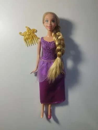 Boneca princesa Rapunzel - Mattel 2012