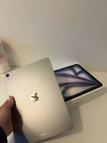 iPad Air M4 - 11 polegadas - 128GB / 3 meses de uso