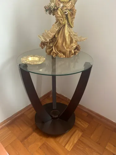 Mesa lateral de vidro