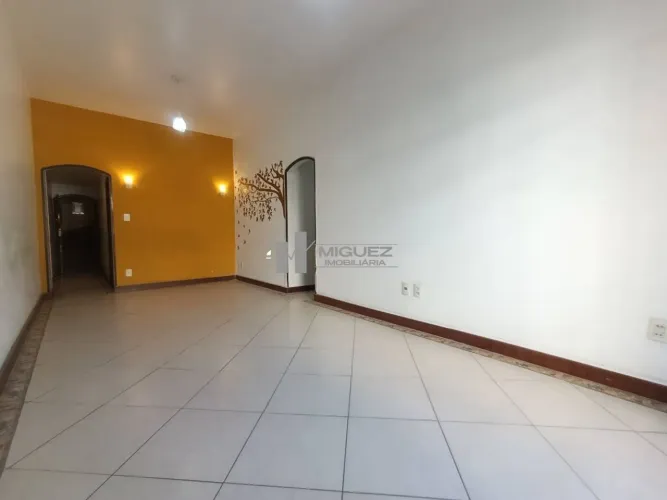 Aluga-se Excelente Apartamento de 70m² na Rua Visconde de Itamarati | 2 Quartos, Sol da Ma