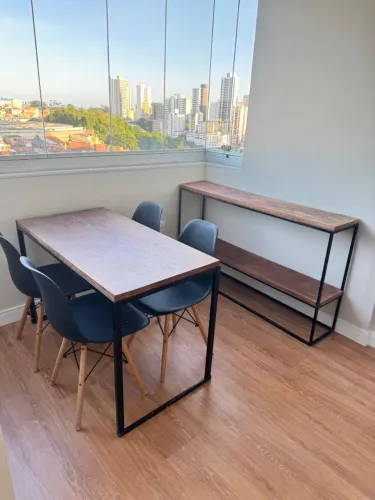 CONJUNTO MESA + 4 CADEIRAS + APARADOR