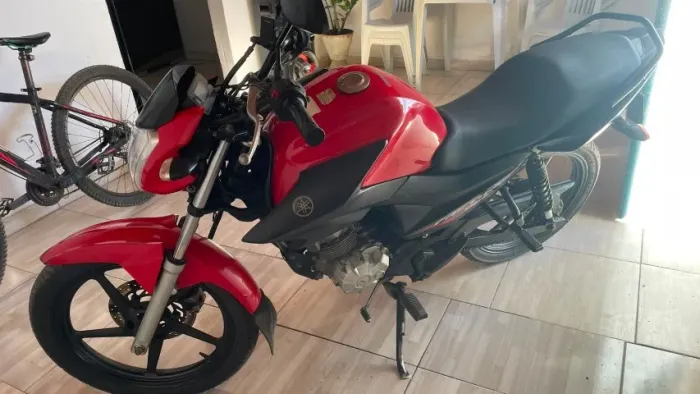 Vendo Yamaha Factor 150cc ano 2015 conservada e sem pendencias