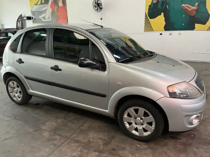 Citroen C3 GLX 1.4/ GLX Sonora 1.4 Flex 8V 5P 2012