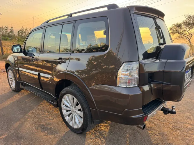 Mitsubishi Pajero HPE Full 3.2 4X4 T.i.dies. 5P AUT 2019