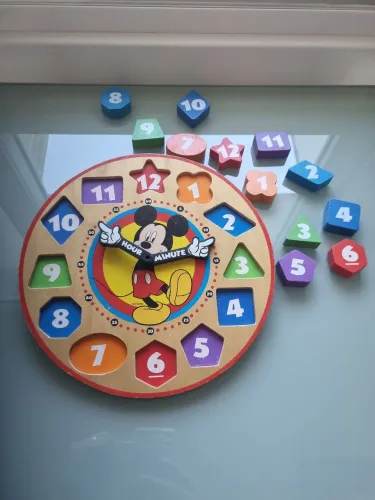 Relógio infantil educativo do Mickey.