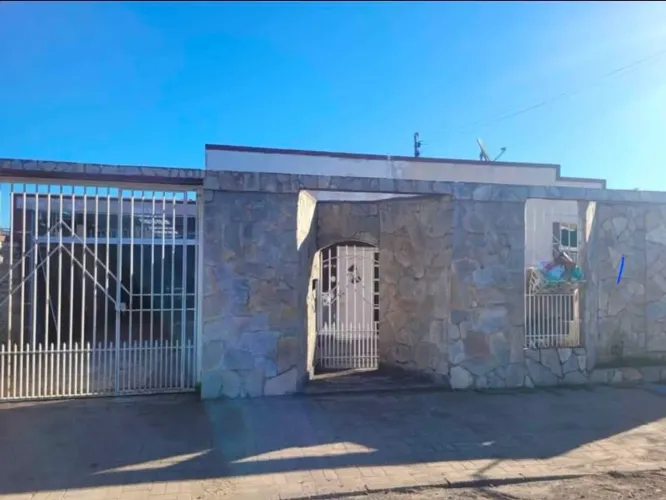 VENDO CASA ACEITO CARRO COMO PARTE DO PAGAMENTO