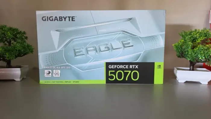 Placa de Vídeo RTX 5070 Branca Gigabyte Eagle ICE 12Gb NOVO