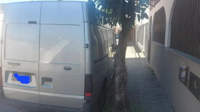 Ford Transit Furgão 3330 2.4 Tdci Curto Dies. 2011