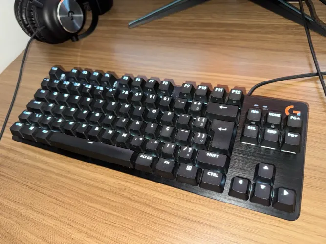 Teclado gamer mecânico Logitech G413 TKL