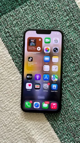 iPhone 13 