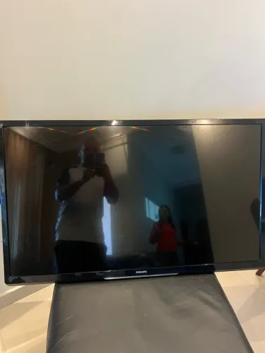 TV Philips 42 Polegadas - Retirada de peças