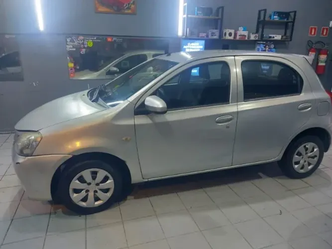 Toyota Etios X 1.3 Flex 16V 5P Mec. 2016