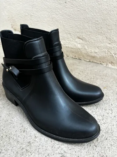 Bota colcci