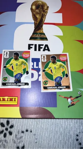 Figurinha da copa EXTRA LEGEND prata e dourada VINÍCIUS JÚNIOR 2026