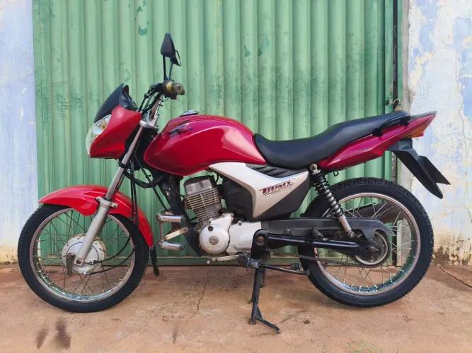 Vende-se CG Titan 150 2009 em dias no ponto de transferir.