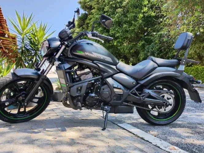 Kawazaki Vulcan S650 2024/2025 - Impecável, revisada.