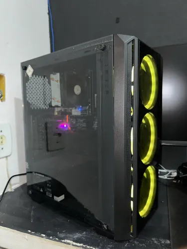 PC Gamer AMD Ryzen 5 5600G, Gráficos Radeon VEGA 7, 24GB DDR4, SSD 715GB