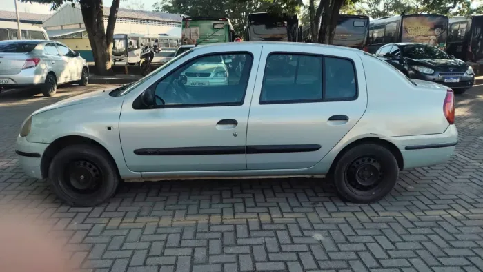 Renault Clio RN/ Expression 1.6 16V 5P 2001