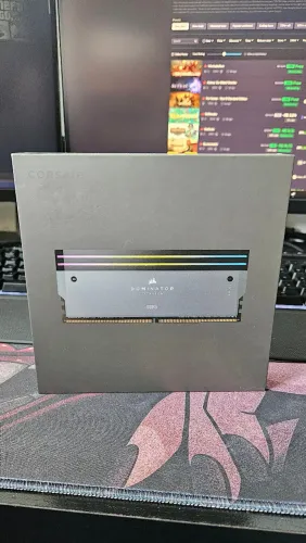 Kit memória ram Corsair Titanium CL30 64GB 6000Mhz (2x32GB) DDR5