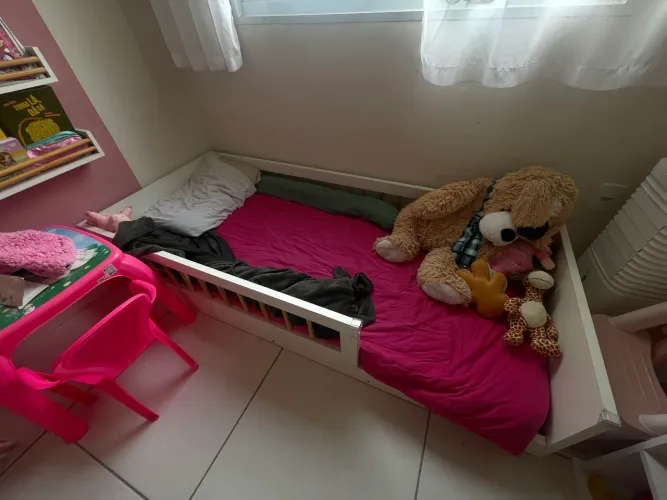 Cama montessoriana + colchão 1.80