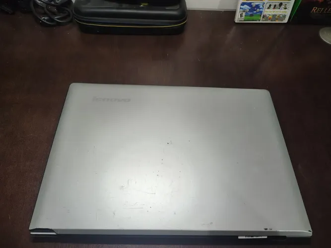 Ultrabook Lenovo ideapad com i5, tela de 15,6 e SSD.