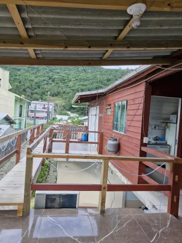 1500 reais ANUAL Ap. chalé 1 dormitório incluso água, IPTU, internet 600m da praia