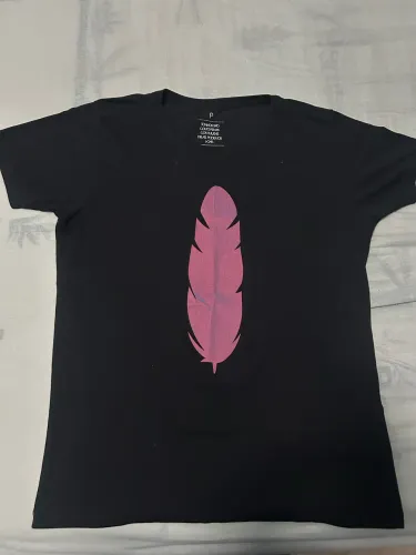 Camisa Preta Red Feather