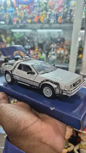Miniatura DeLorean Time Machine Back To The Future II 1:24