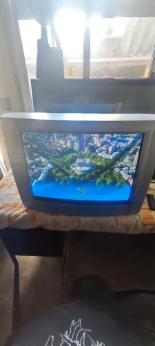 TV de Tubo Toshiba 29 Polegadas (CRT) - Perfeita para Retro Gaming e Colecionadores