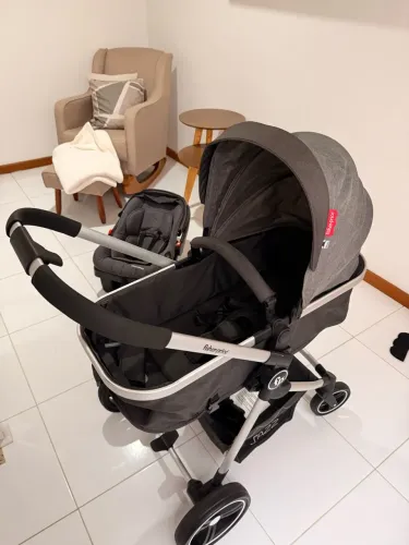 Carrinho de Bebê + Bebê Conforto
