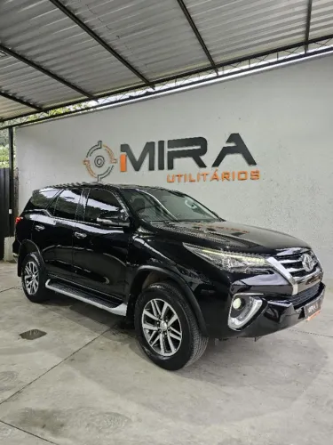 Toyota Hilux SW4 SRX 4X4 2.8 TDI 16V Dies. Aut. 2017