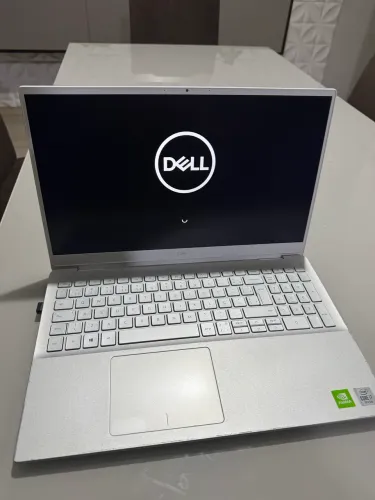 Dell Inspiron 5590 | i7 10ª | 8GB | SSD 256GB | MX250 | Teclado Iluminado + Biometria