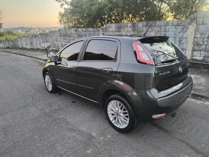 Fiat Punto Essence 1.6 Flex 16V 5P 2014
