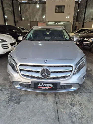 Mercedes-Benz GLA 200 Adv. 1.6/1.6 TB 16V Flex Aut. 2017