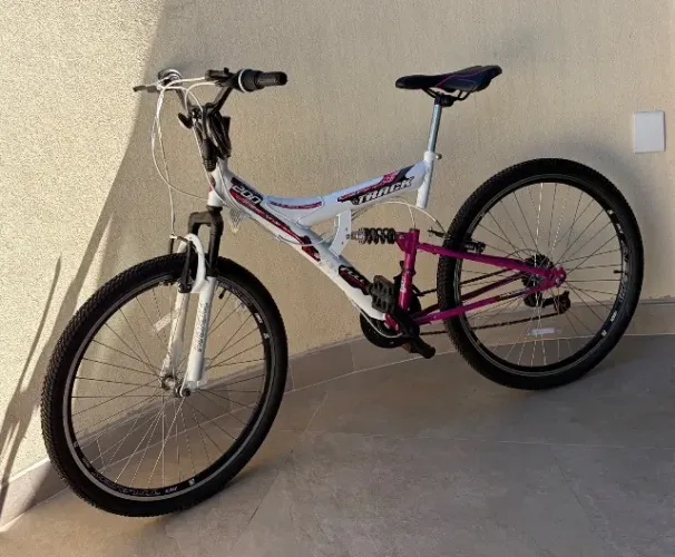 Bicicleta Aro 26 Track & Bikes TB-200 XS 18 Marchas com Dupla Suspensão - Branca