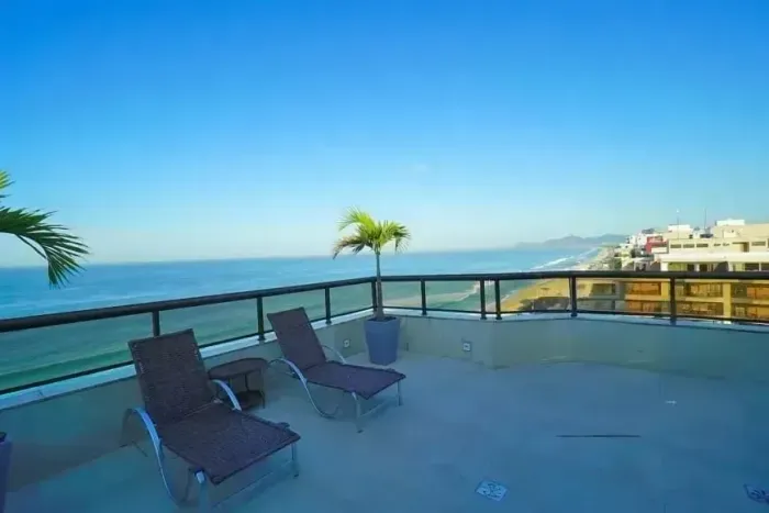 Cobertura de Luxo à Venda na Praia da Barra da Tijuca Frente Mar, Vista Deslumbrante!