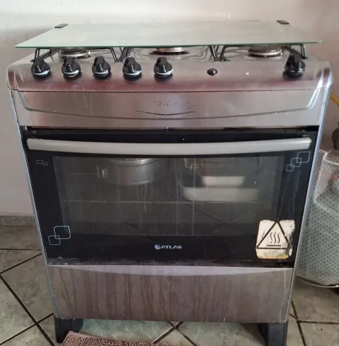 Fogão 5 bocas e forno funcionando