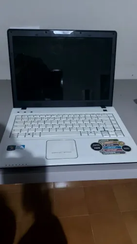 Vendo notebook para retirada de peças