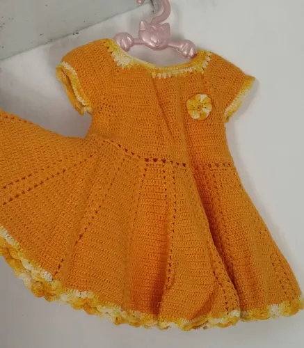 Vestido para bebe de 1 a 2 anos. Peça artesanato crochê. Muito lindo e resistente