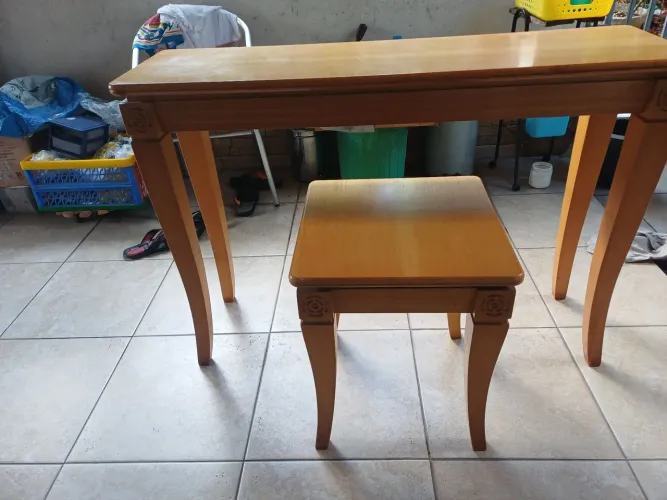 vendo dois móveis de madeira em ótimo estado