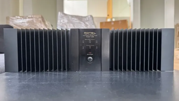 Amplificador Home Theater Rotel RMB1066 6 canais 360W
